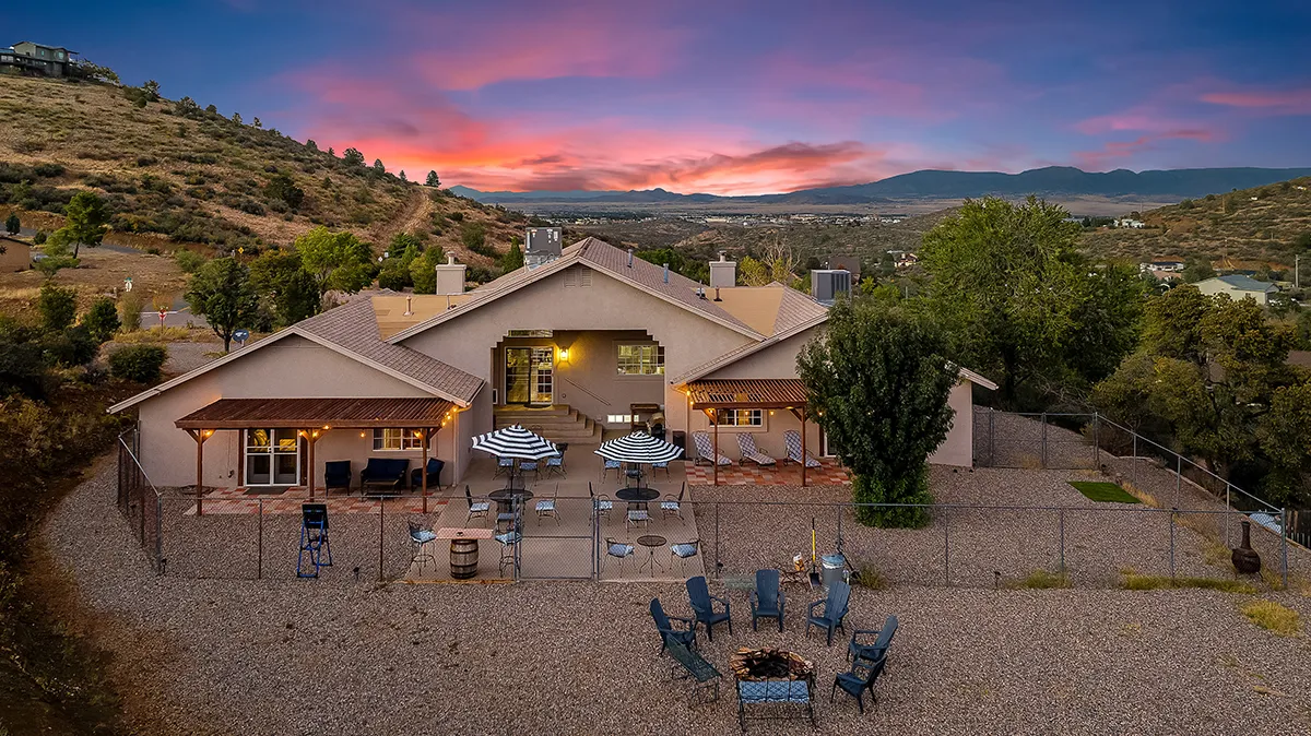 Luxury Lynx B&B with stunning views of Prescott Valley & Lynx Golf course